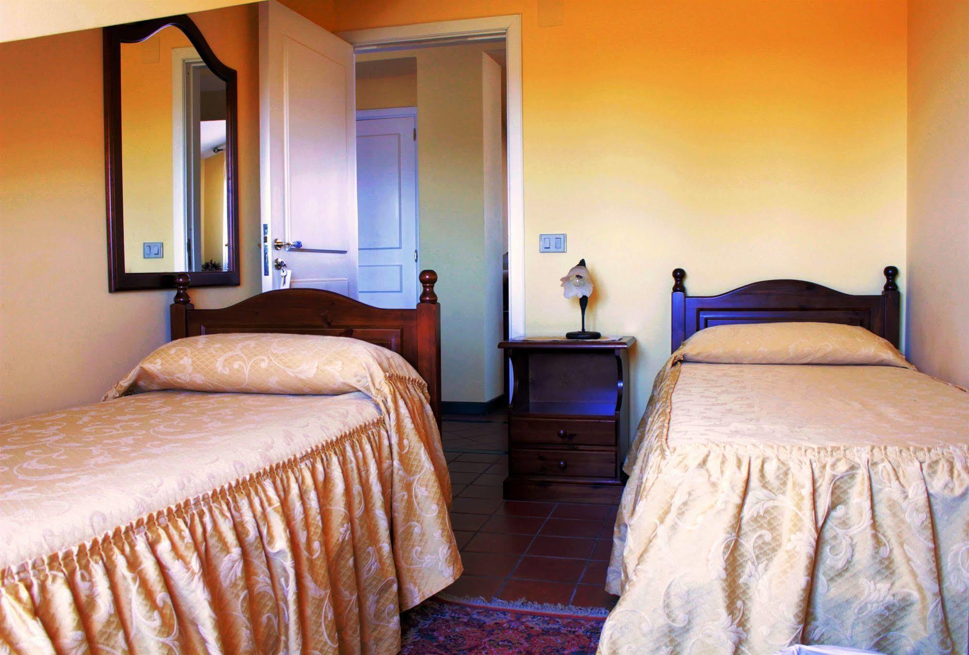 Bed and Breakfast Ai Tre Parchi Bed And Bike Рандаццо Экстерьер фото